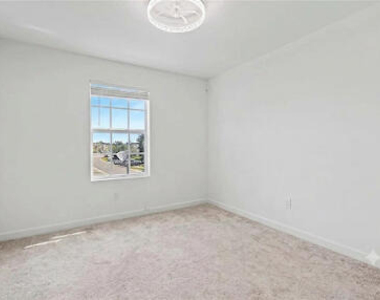 4303 Hammock Grove Drive - Photo Thumbnail 17