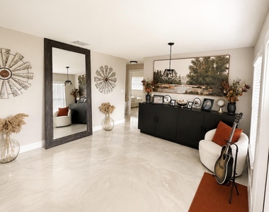 4245 Ne Sunset Drive - Photo Thumbnail 2