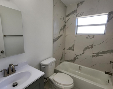 2466 Lincoln Street - Photo Thumbnail 7