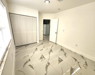 2466 Lincoln Street - Photo Thumbnail 8
