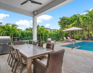 9109 Fiano Place - Photo Thumbnail 18