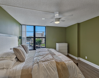 4 Royal Palm Way - Photo Thumbnail 18