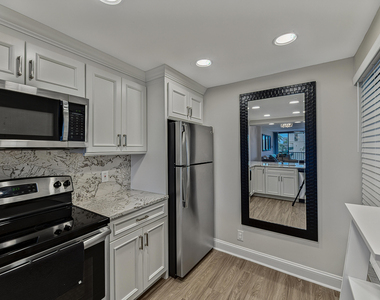 4 Royal Palm Way - Photo Thumbnail 9