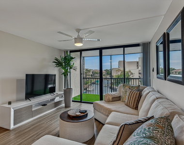 4 Royal Palm Way - Photo Thumbnail 12