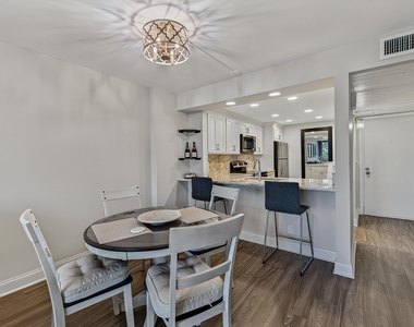 4 Royal Palm Way - Photo Thumbnail 4