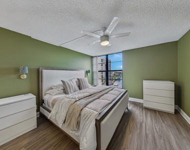 4 Royal Palm Way - Photo Thumbnail 16