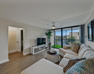 4 Royal Palm Way - Photo Thumbnail 14