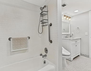 4 Royal Palm Way - Photo Thumbnail 23