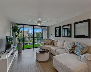 4 Royal Palm Way - Photo Thumbnail 11