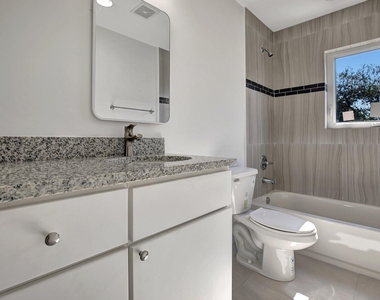 1102 S 20th Avenue - Photo Thumbnail 16