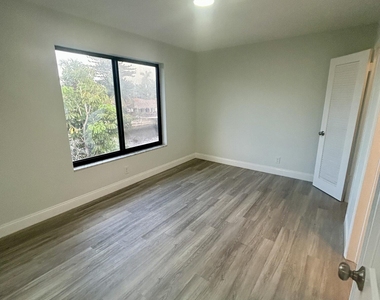 1401 Ne 57th Place - Photo Thumbnail 11