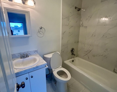 1401 Ne 57th Place - Photo Thumbnail 14