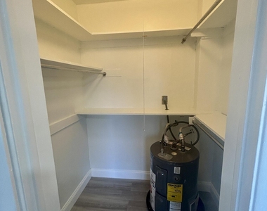 1401 Ne 57th Place - Photo Thumbnail 13