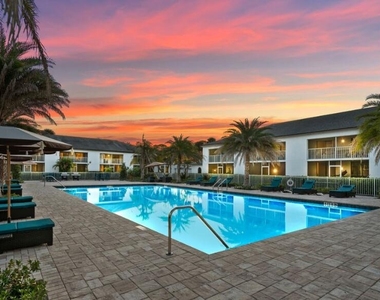 100 W Hidden Valley Boulevard - Photo Thumbnail 10