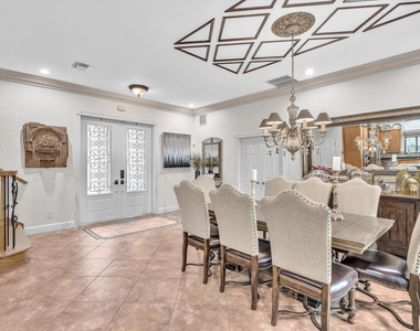 749 Sw 2nd Street - Photo Thumbnail 6