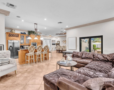 749 Sw 2nd Street - Photo Thumbnail 19
