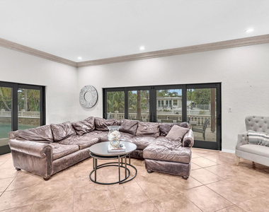 749 Sw 2nd Street - Photo Thumbnail 15