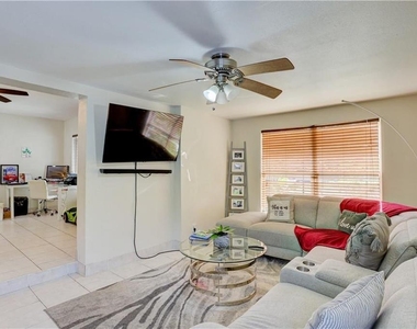 970 Sw 3rd Avenue - Photo Thumbnail 6