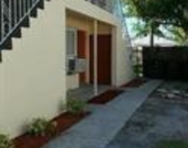 516 20th Street - Photo Thumbnail 1