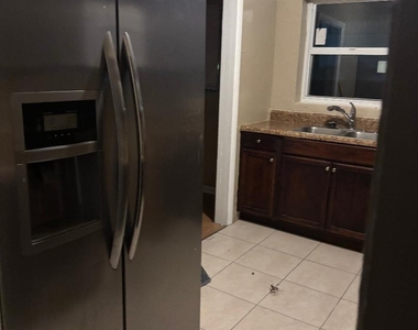 516 20th Street - Photo Thumbnail 2