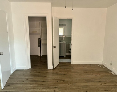 1734 Fletcher Street - Photo Thumbnail 10