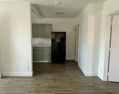1734 Fletcher Street - Photo Thumbnail 3