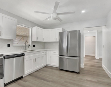 10920 Gable Street - Photo Thumbnail 16