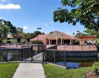 5641 Riverside Drive - Photo Thumbnail 15