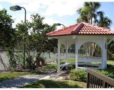 5641 Riverside Drive - Photo Thumbnail 20
