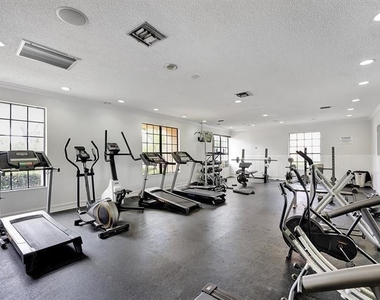 5641 Riverside Drive - Photo Thumbnail 17