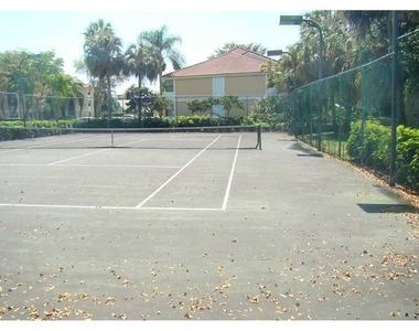 5641 Riverside Drive - Photo Thumbnail 19