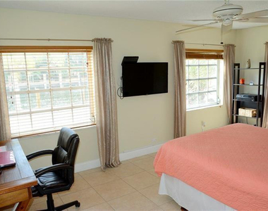 6499 Bay Club Drive - Photo Thumbnail 12