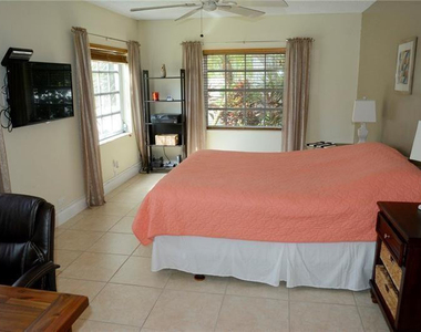 6499 Bay Club Drive - Photo Thumbnail 13