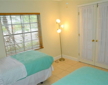 6499 Bay Club Drive - Photo Thumbnail 17