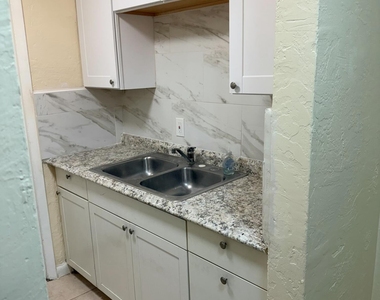 1135 Sharazad Boulevard - Photo Thumbnail 6