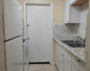 1135 Sharazad Boulevard - Photo Thumbnail 4