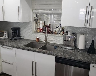 5170 Sw 40th Avenue - Photo Thumbnail 2