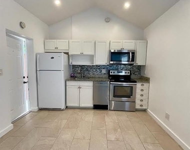 10 Ne 11th Avenue - Photo Thumbnail 3