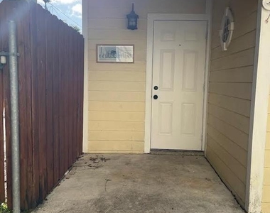 10 Ne 11th Avenue - Photo Thumbnail 2