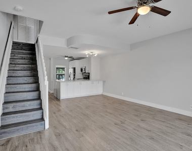 9913 Nw 57th Manor - Photo Thumbnail 13