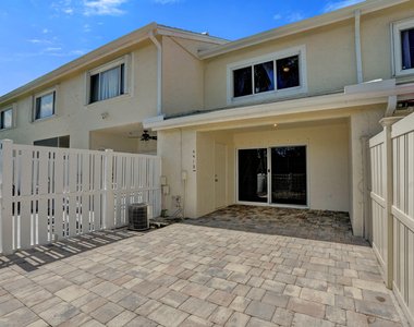 9913 Nw 57th Manor - Photo Thumbnail 19