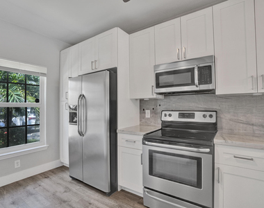 9913 Nw 57th Manor - Photo Thumbnail 5