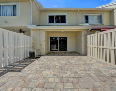 9913 Nw 57th Manor - Photo Thumbnail 21