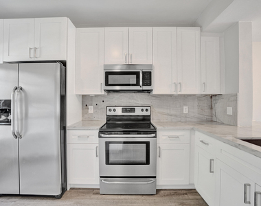 9913 Nw 57th Manor - Photo Thumbnail 3