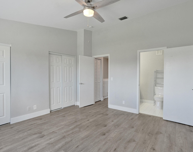 9913 Nw 57th Manor - Photo Thumbnail 37