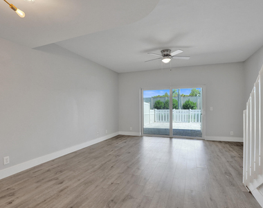 9913 Nw 57th Manor - Photo Thumbnail 9