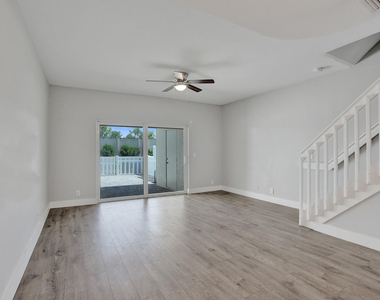 9913 Nw 57th Manor - Photo Thumbnail 10