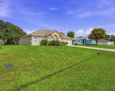3124 Sw Armucher Street - Photo Thumbnail 3