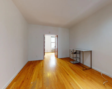 East 76th Street - Photo Thumbnail 2