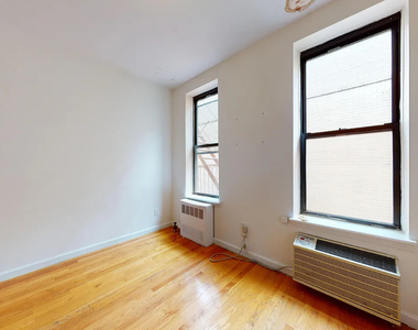 East 76th Street - Photo Thumbnail 5